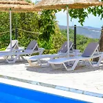 Hotel Palasa بالاسي