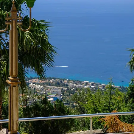 فندق Hotel Palasa بالاسي