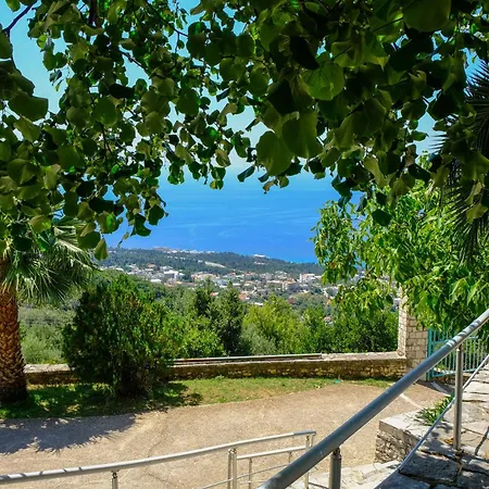 Hotel Palasa فندق