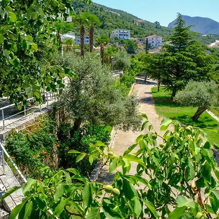 Hotel Palasa فندق