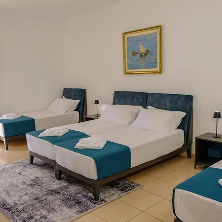 Hotel Palasa بالاسي